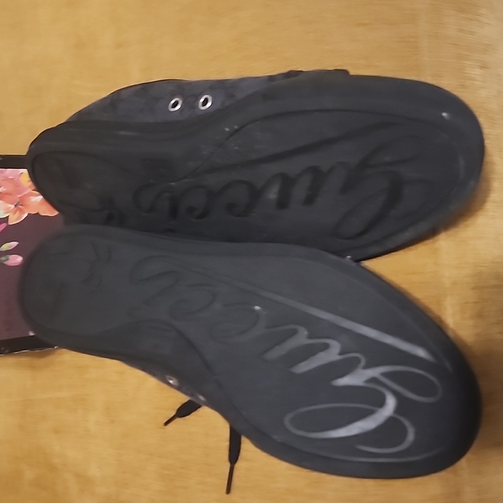 Gucci Men' Sneakers - Picture 6 of 8